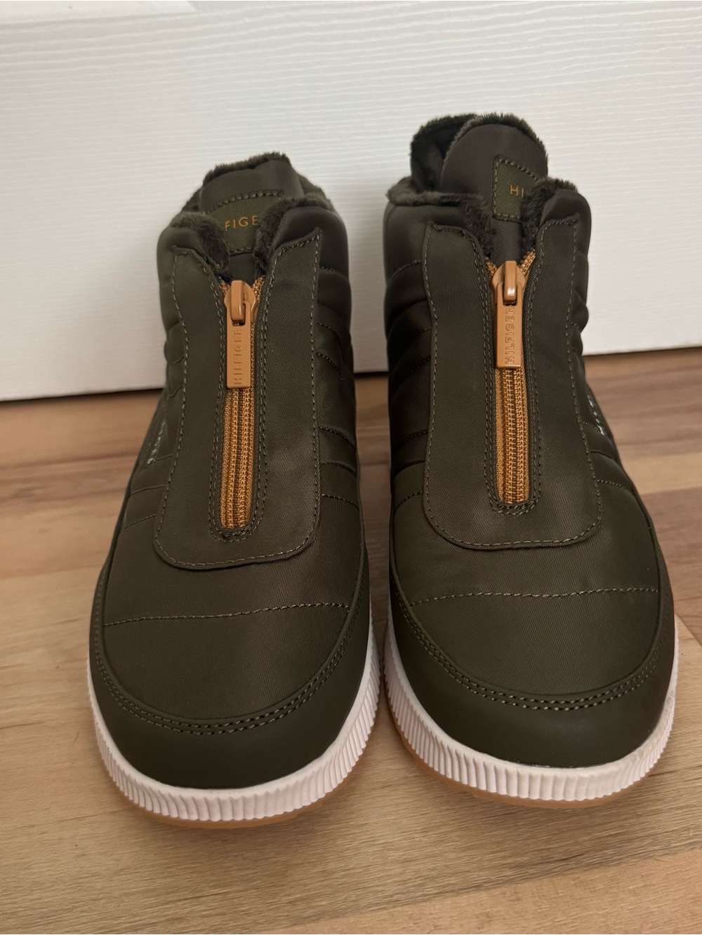 Tommy Hilfiger Olive Green Front-Zip Casual Sneakers